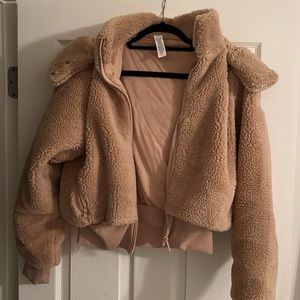 NWOT Small ALO yoga foxy Sherpa jacket